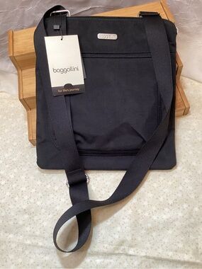 Baggallini Black Pocket Slim Crossbody Messenger Purse Nylon Lightweight NWT